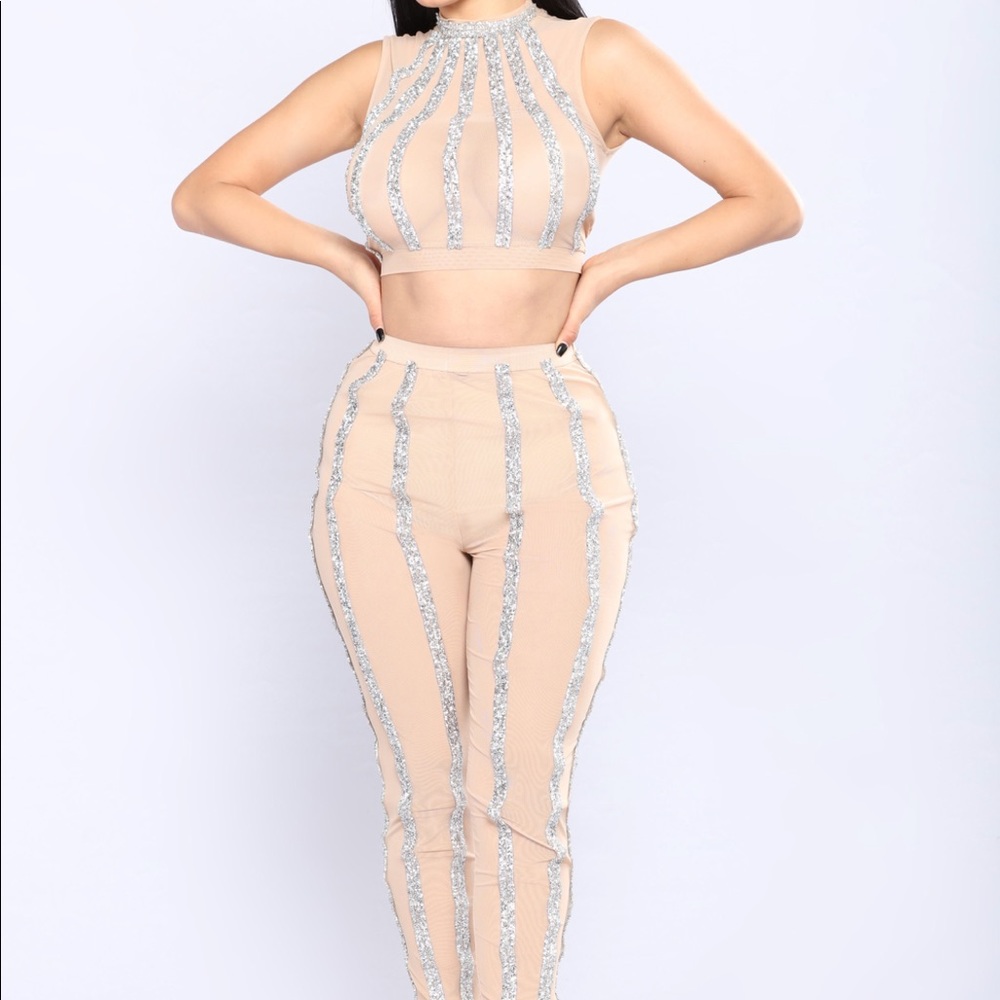 Fashion Nova Rush Down The Rhinestone Set💎 - Nude